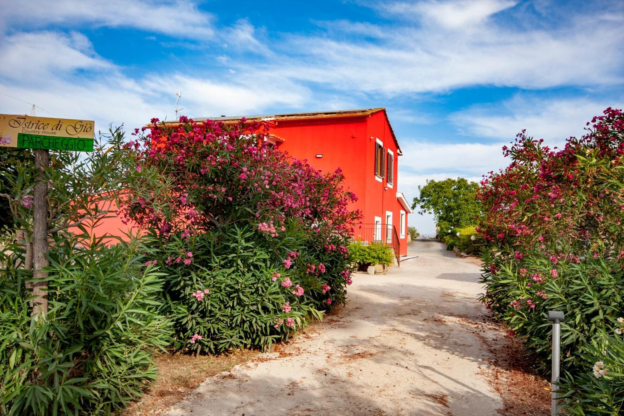 Agriturismo L'Istrice Di Gio Montalto di Castro Ngoại thất bức ảnh